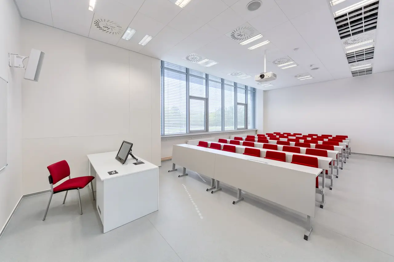 Kampus Univerzity Karlovy, Hradec Králové, fotografie 13 z 13