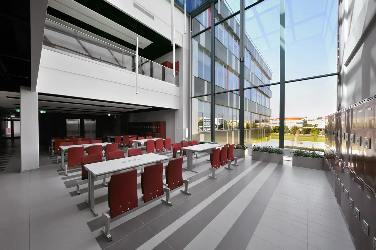 Kampus Univerzity Karlovy, Hradec Králové, fotografie 10 z 13