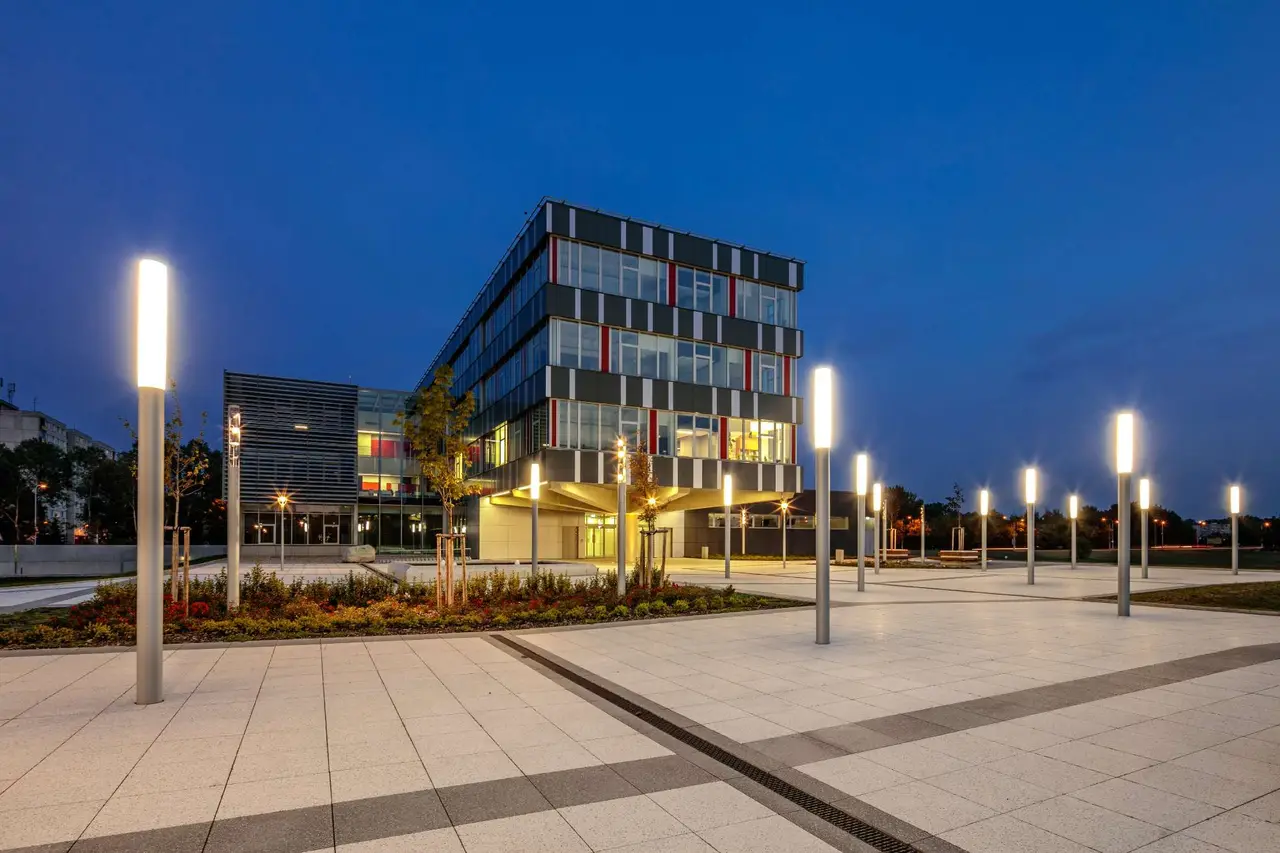 Kampus Univerzity Karlovy, Hradec Králové, fotografie 5 z 13